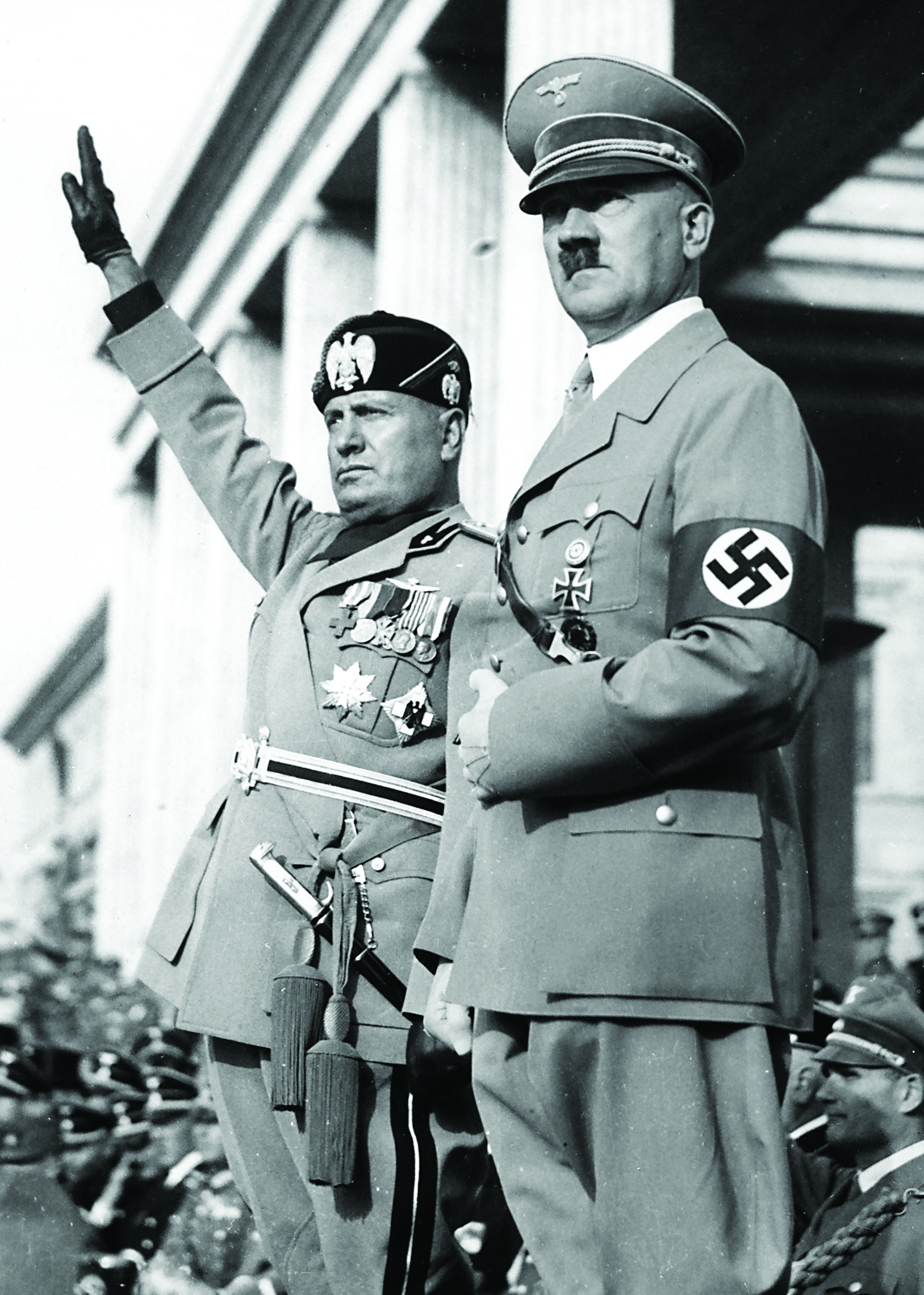 무솔리니(왼쪽)와 히틀러(오른쪽)